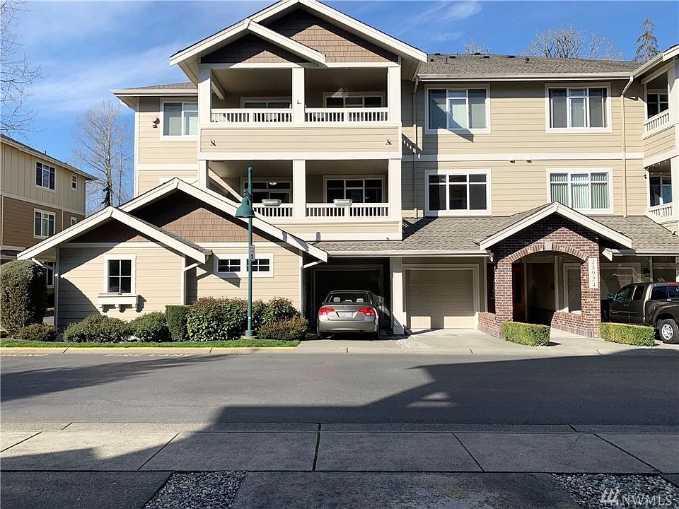 1st image of 23924 NE 115th Ln Unit 204