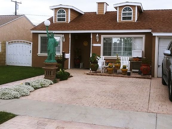 2nd image of 11053 Belfair St