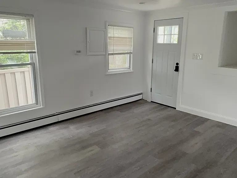 610 Laurelton Blvd #3 — Photo 12