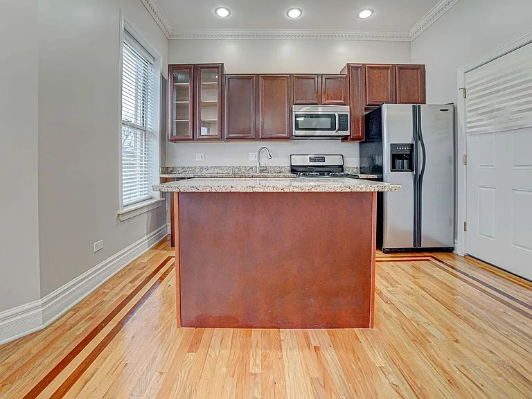 4858 S Prairie Ave #2A — Photo 17