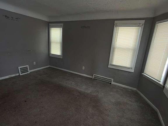 3rd image of 9605 Decatur St