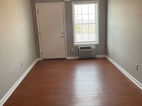 2nd image of 2071 Ty Ln #10