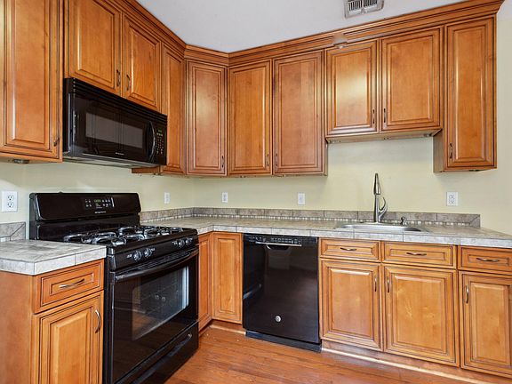 3rd image of 5720 Tchoupitoulas St