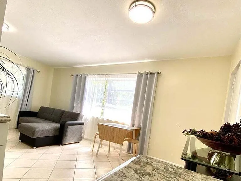 523 SE 20th Ct #5 — Photo 9