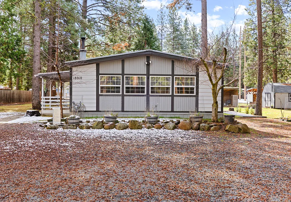 18010 Ponderosa Ln