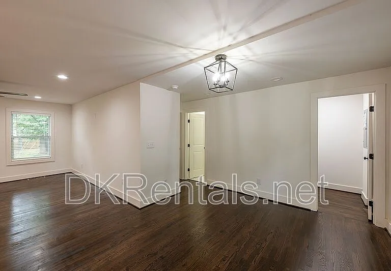737 Helen St NW — Photo 12