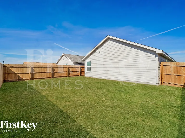9211 Griffith Run — Photo 15