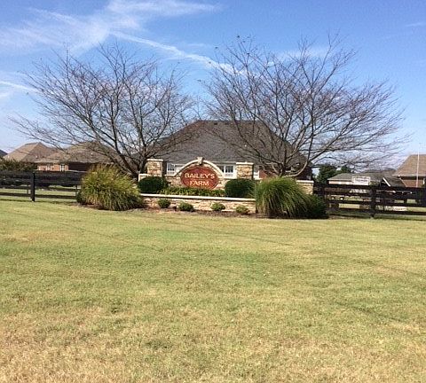 2nd image of 612 Aristides Dr