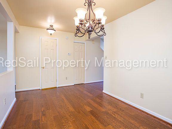 5th image of 112 Whitewater Dr