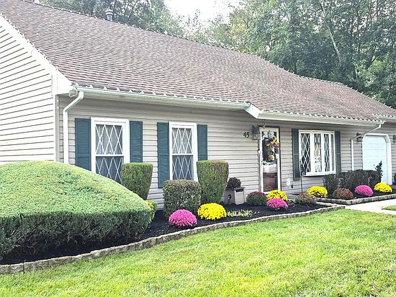 2nd image of 45 Eastmont Ln