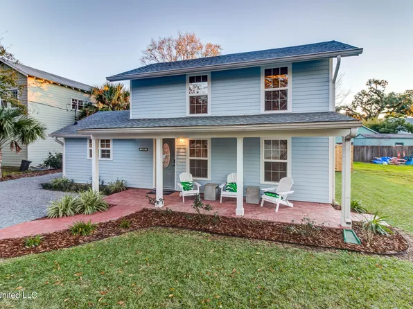 332 State St, Bay Saint Louis, MS 39520