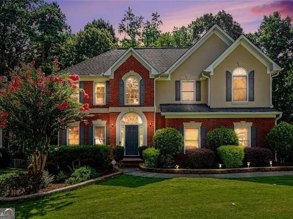 2155 Blackhawk Trl, Lawrenceville, GA 30043