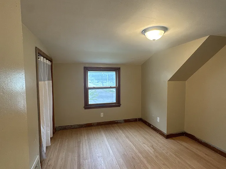 4880 N 51st Blvd — Photo 14