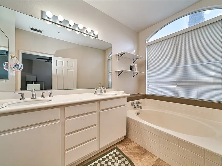 243 Seacountry Ln — Photo 8