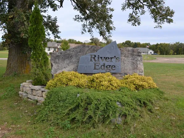 157 Miller Ct, Le Roy, MN 55951