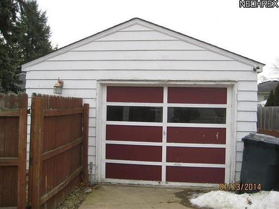 3rd image of 718 Roanoke Ave