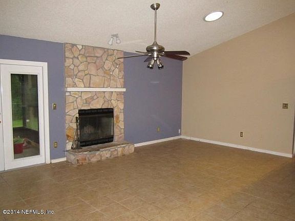 3rd image of 588 Charles Pinckney St
