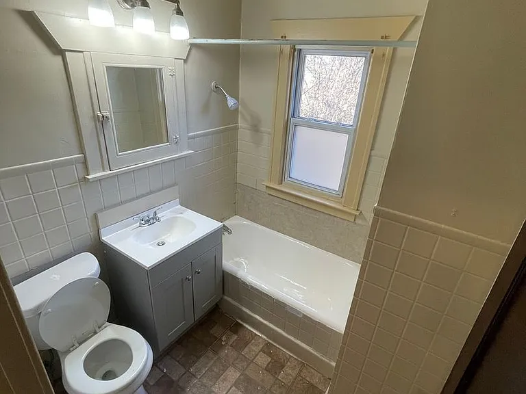 2950-52 Kendall Ave — Photo 3