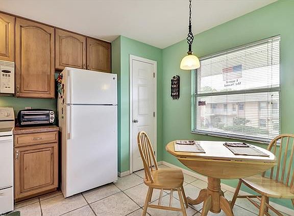 4th image of 1357 Churchill Cir APT 202