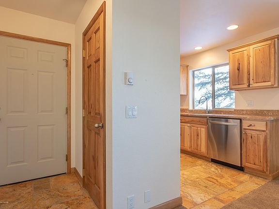 3rd image of 59 Virginian Ln APT 59-5
