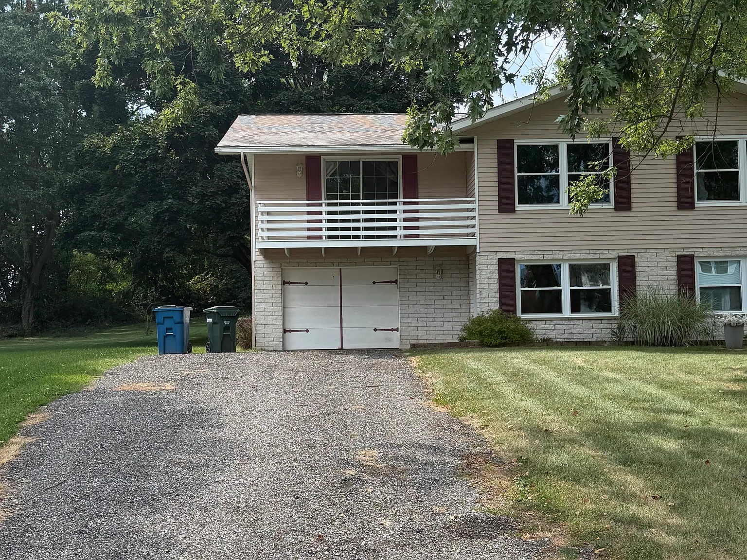 2 bed, 1.5 bath, 1300 sqft, $1,500 — Photo 1