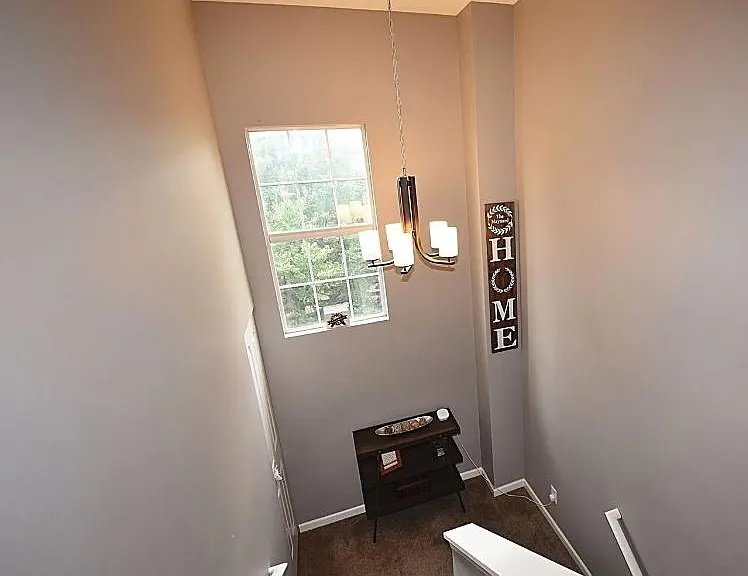 1299 Chestnut Ln — Photo 1