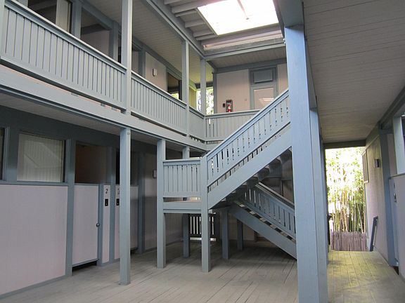 4th image of 215 W Arrellaga St APT 1