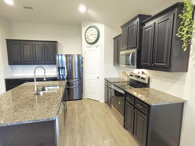 3521 Tahiti Ln — Photo 10