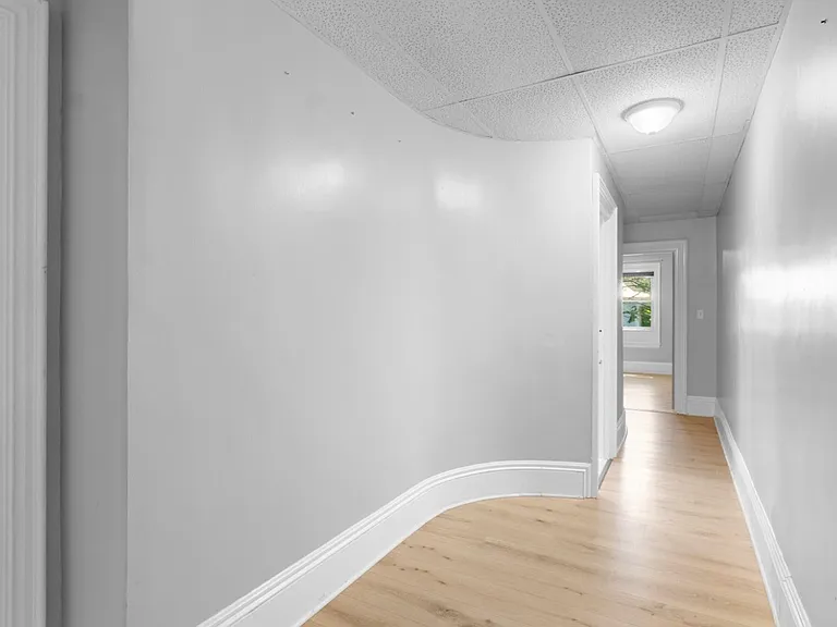 30 Granite St — Photo 4