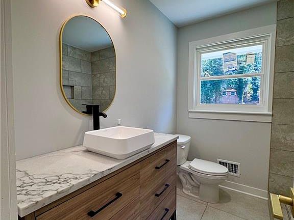 5th image of 2224 Doris Dr