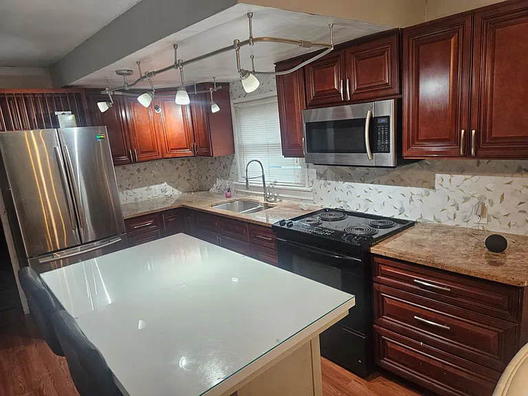 107 Grand Ave — Photo 2