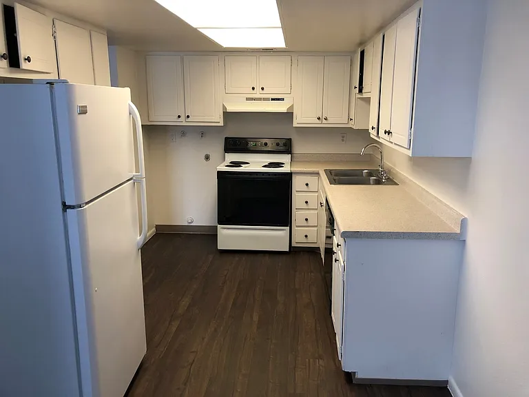 5900 S 275 W — Photo 2