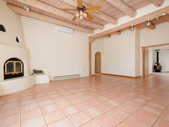 4th image of 33 Herrada Rd