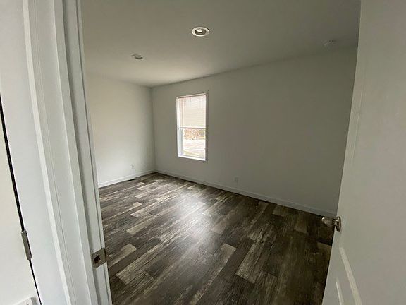 5th image of 5075 Presidential Ln #101