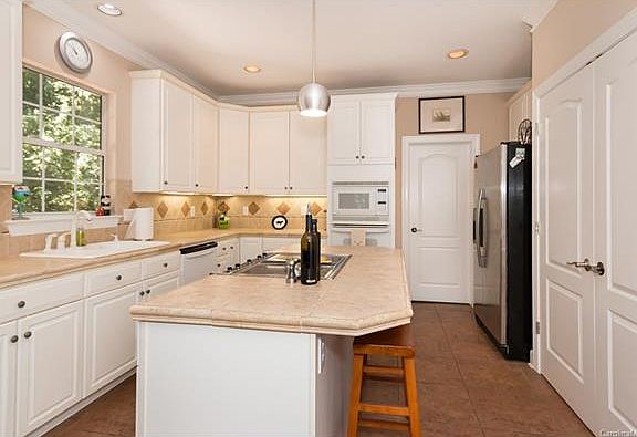 4th image of 104 Ivyridge Ct