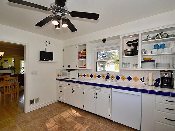 5th image of 1016 E 39th Ave