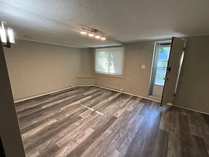 10119 E Winner Rd #2 — Photo 14