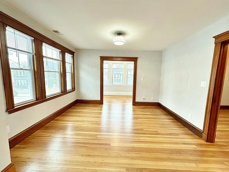 75 Governor Winthrop Rd — Photo 18