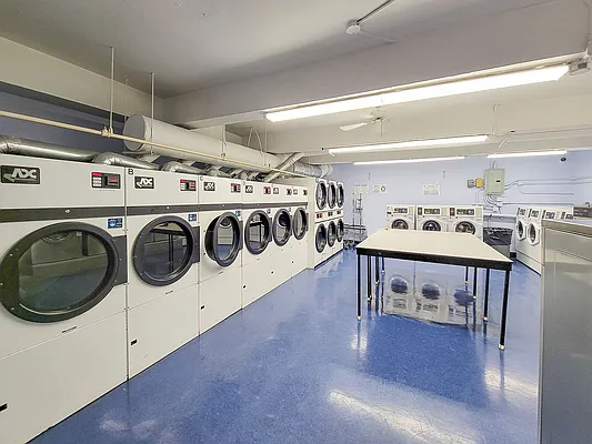 Sold by Remax City Square | media 36