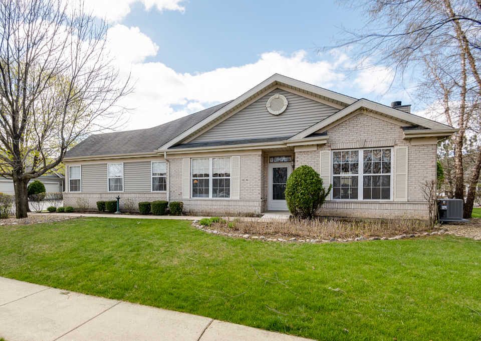 1st image of 20865 W Chinaberry Ct