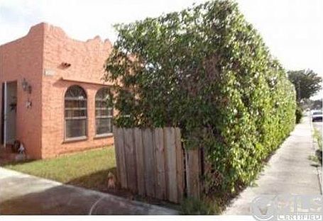 1st image of 715 Bradley St