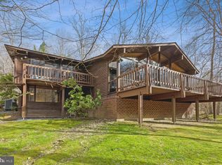 10122 Hampton Woods Dr, Fairfax Station, VA 22039