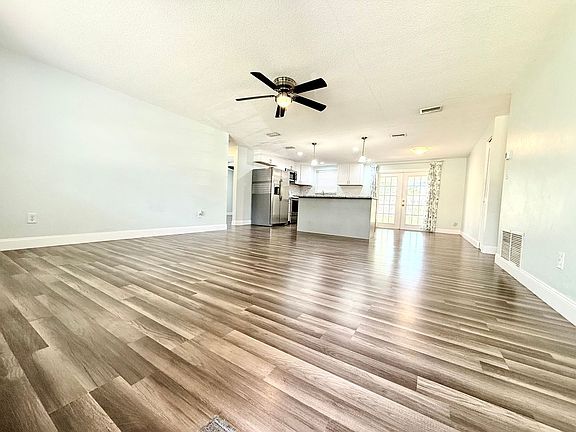 2nd image of 1529 Culverhouse Dr