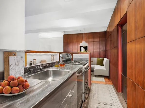 1140 5th Avenue image 4 of 8