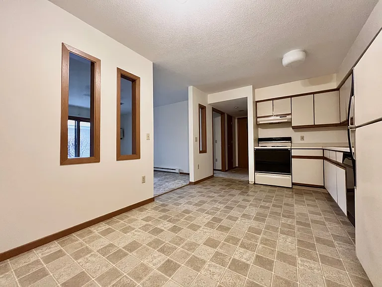 1204 Bartosh Ln #23 — Photo 4