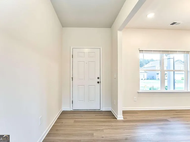 15 Bennett Way — Photo 4