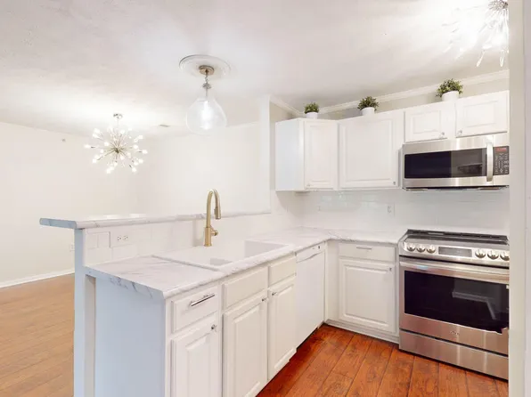 600 Vincent Way APT 2208, Lexington, KY 40503
