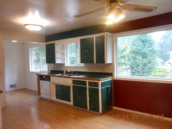 3rd image of 9905 122nd St E