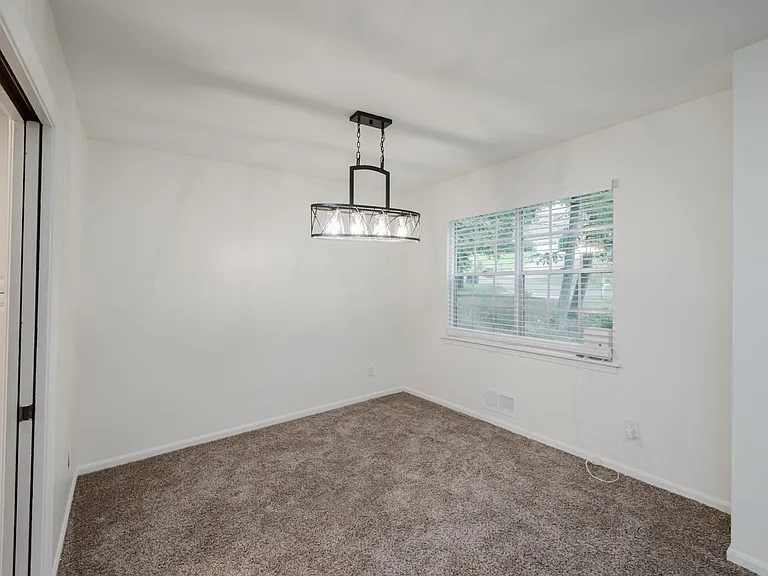 1440 Hickory Ln — Photo 10