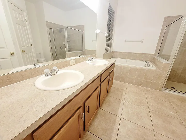 412 Summerlyn Dr — Photo 13